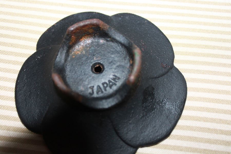 Japanese Metal Candle Stands [Photo 3]