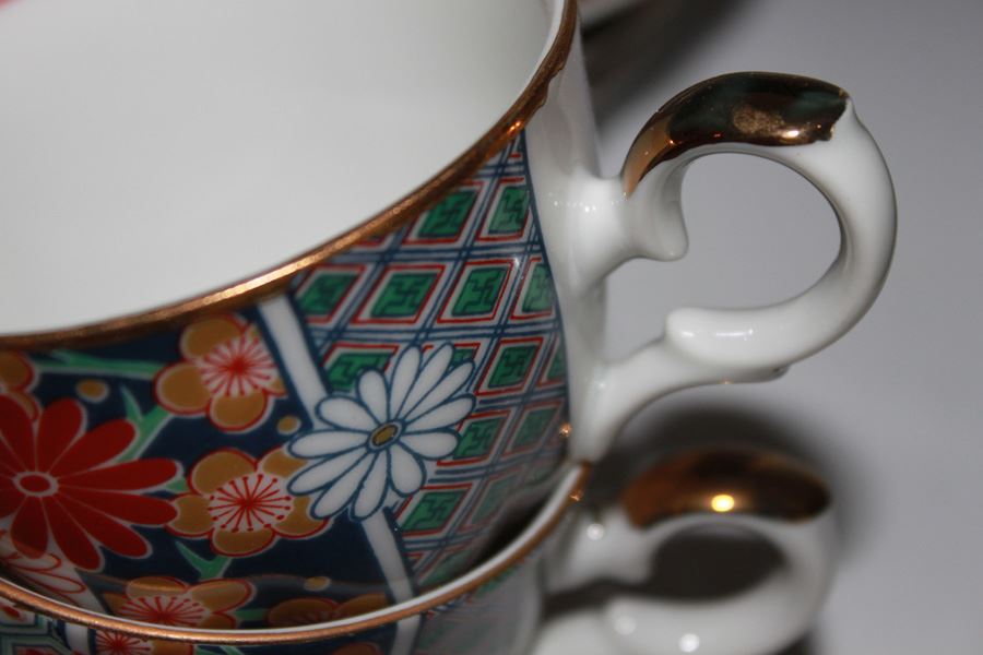 China Set Made In Japan Imari Style [Photo 5]