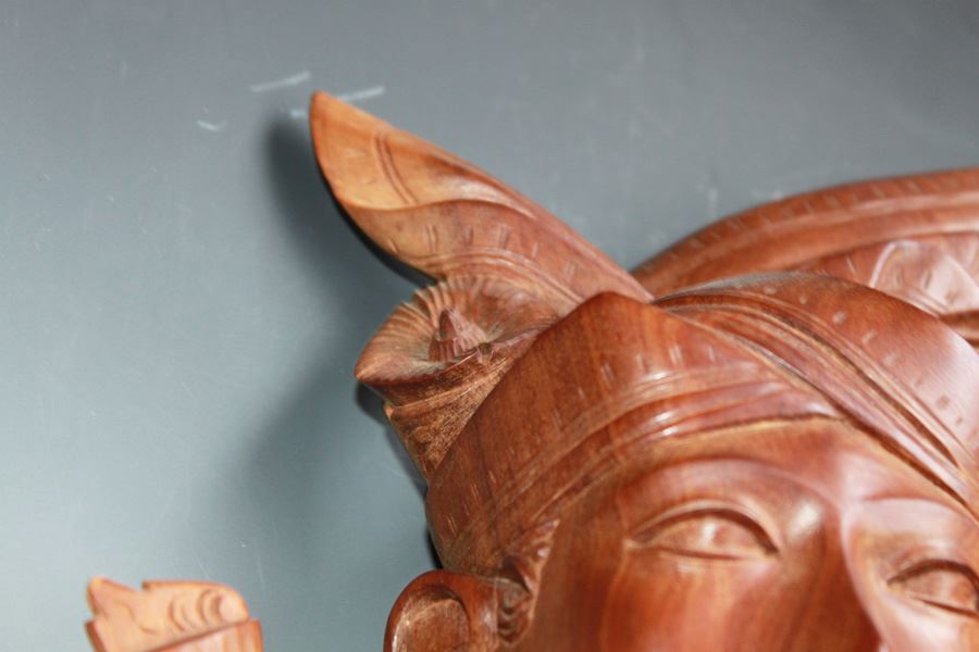 Vintage Klungkung Bali Detailed Teak Wood Carving Of Man [Photo 9]