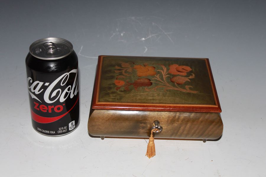 Italian Wooden Inlay Jewelry Music Box With Key Sorrento Plays Lara's Themed Footed [Photo 8]