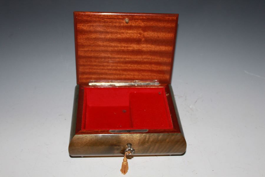Italian Wooden Inlay Jewelry Music Box With Key Sorrento Plays Lara's Themed Footed [Photo 2]