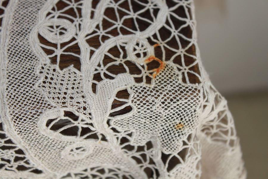 Vintage Crochet Tablecloth [Photo 6]