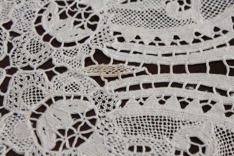 Vintage Crochet Tablecloth [Photo 8]