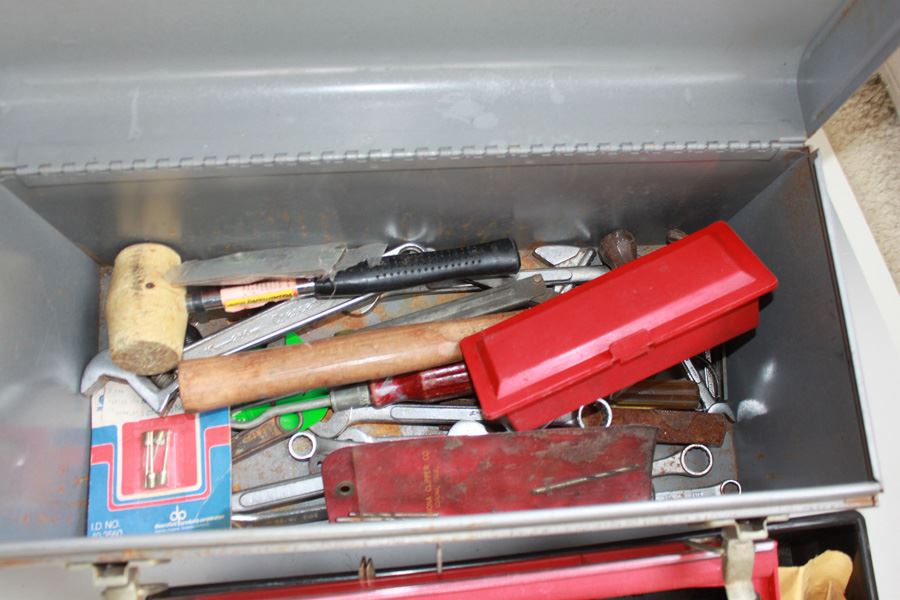 Vintage Metal CRAFTSMAN Toolbox With Tools [Photo 9]