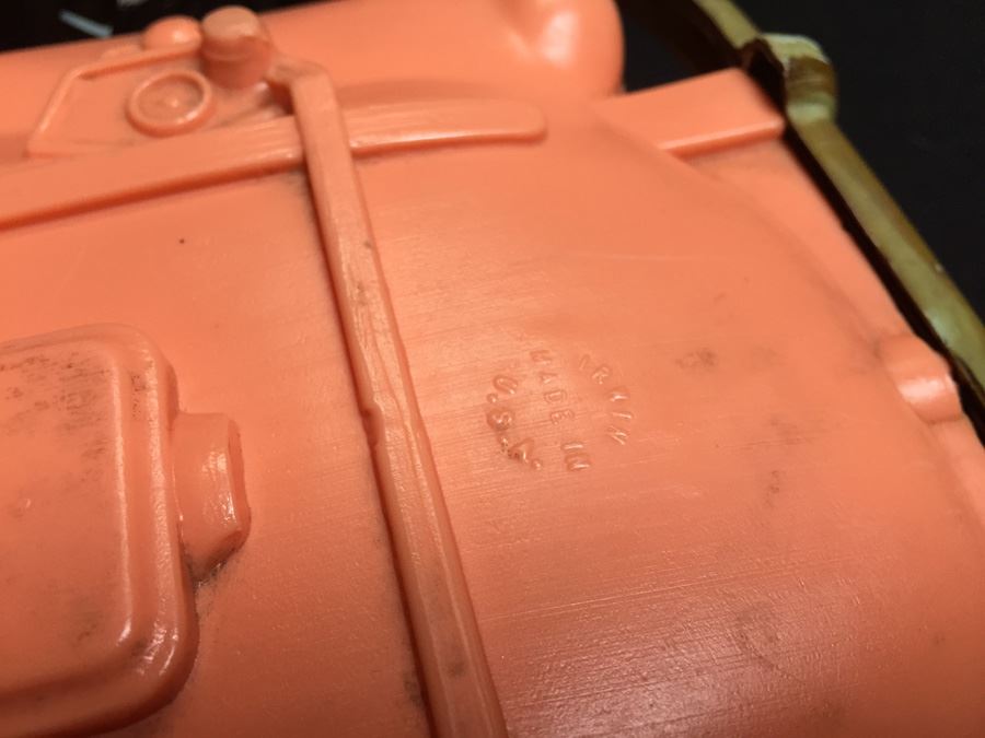 Vintage Pink Barbie Car Austin Healey (Steering Wheel Needs Repair) And 22' White Ferrari Car [Photo 10]