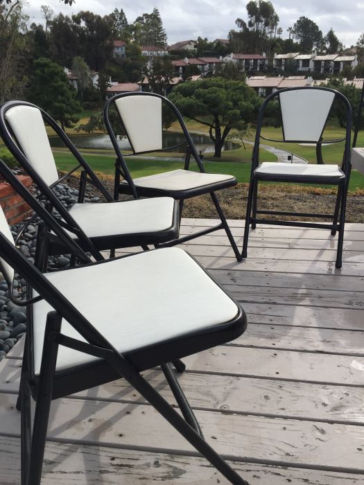 (4) Mid-Century Modern Black And White Metal Folding Chairs By Durham [Photo 4]