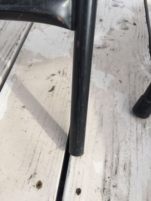 (4) Mid-Century Modern Black And White Metal Folding Chairs By Durham [Photo 7]