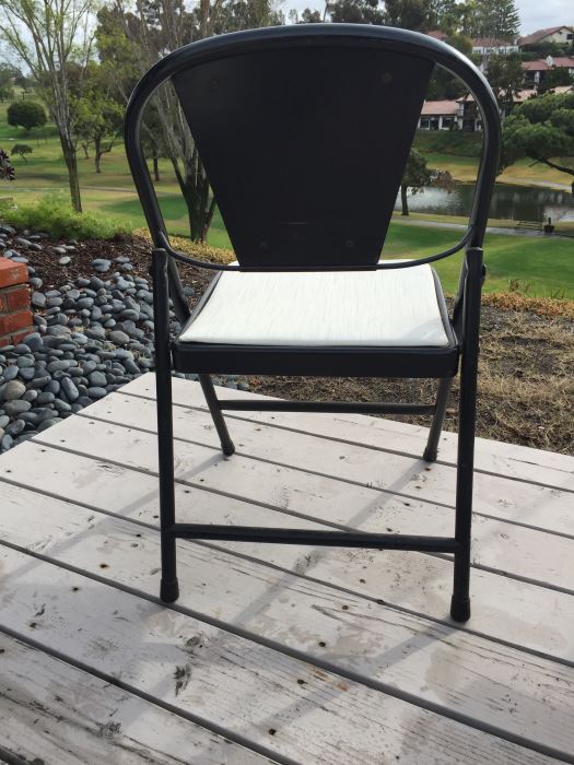 (4) Mid-Century Modern Black And White Metal Folding Chairs By Durham [Photo 11]