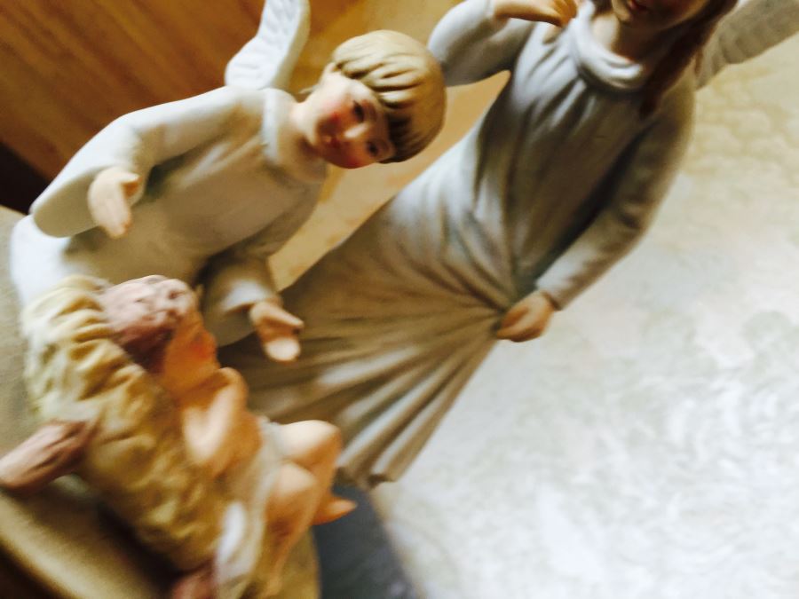 Pictures, Box, Music Box & Book Lot [Photo 17]