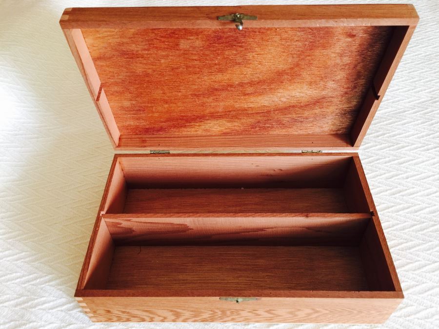 Pictures, Box, Music Box & Book Lot [Photo 2]