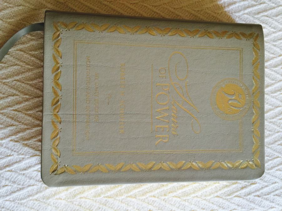 Pictures, Box, Music Box & Book Lot [Photo 9]