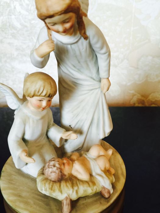 Pictures, Box, Music Box & Book Lot [Photo 14]