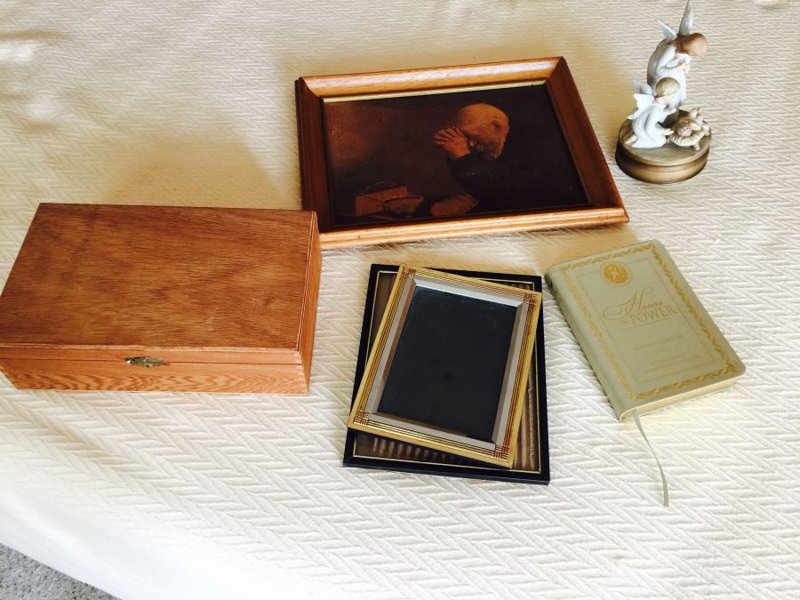 Pictures, Box, Music Box & Book Lot [Photo 1]