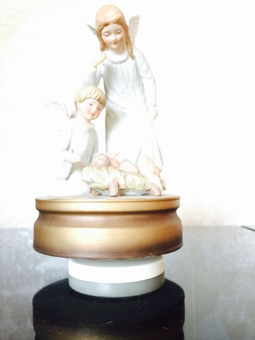 Pictures, Box, Music Box & Book Lot [Photo 13]