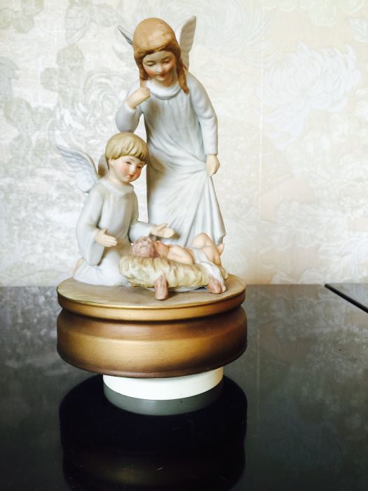 Pictures, Box, Music Box & Book Lot [Photo 3]