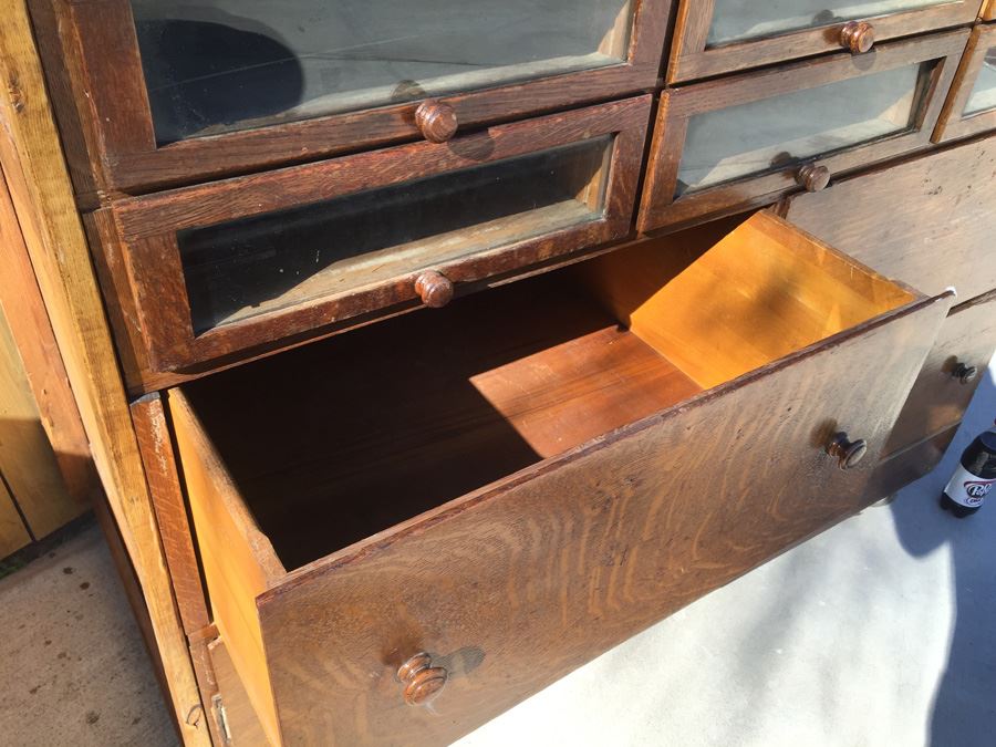 Antique Oak Case Cabinet By Grand Rapids Show Case Co - Perfect For Retail Or Home [Photo 15]