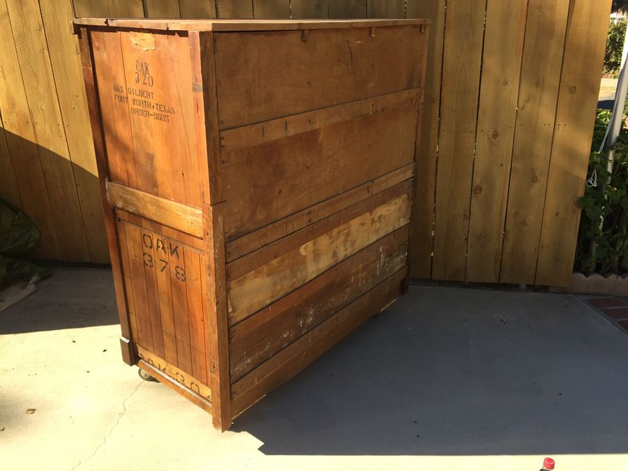 Antique Oak Case Cabinet By Grand Rapids Show Case Co - Perfect For Retail Or Home [Photo 25]