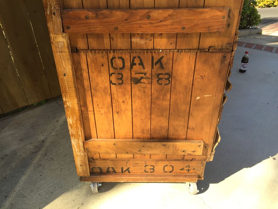 Antique Oak Case Cabinet By Grand Rapids Show Case Co - Perfect For Retail Or Home [Photo 3]