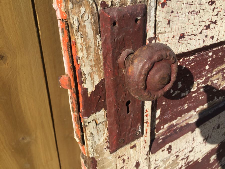 Vintage Shabby Chic Pink Door [Photo 5]