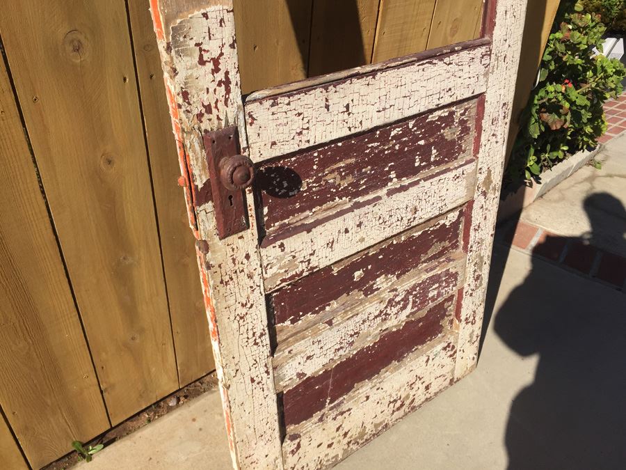 Vintage Shabby Chic Pink Door [Photo 6]
