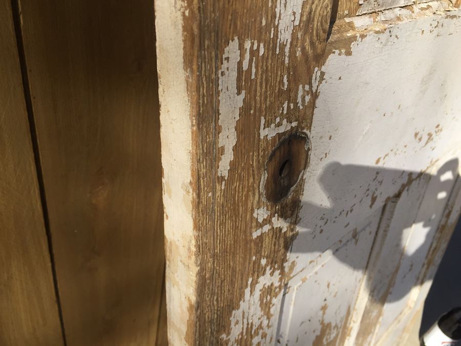 Vintage White Door [Photo 4]