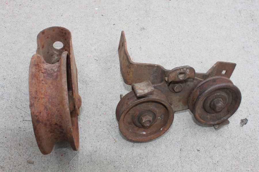 Pair Of Old Pulleys [Photo 7]
