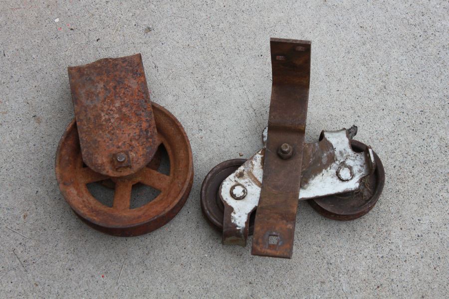 Pair Of Old Pulleys [Photo 1]