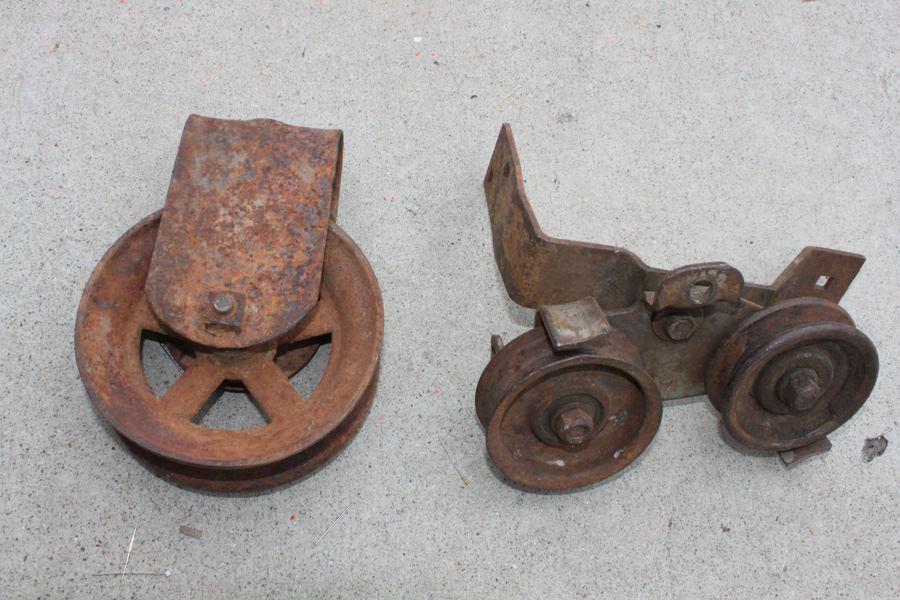 Pair Of Old Pulleys [Photo 6]