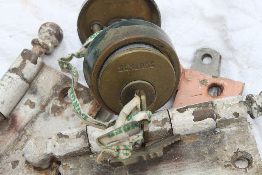 Hinge And Door Knob Lot [Photo 7]