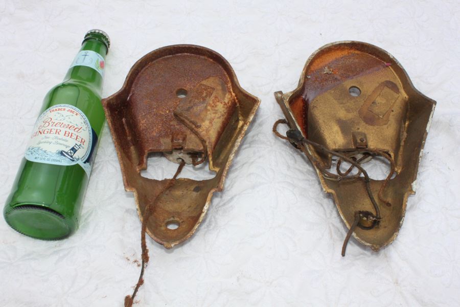 Vintage Metal Light Fixtures [Photo 3]