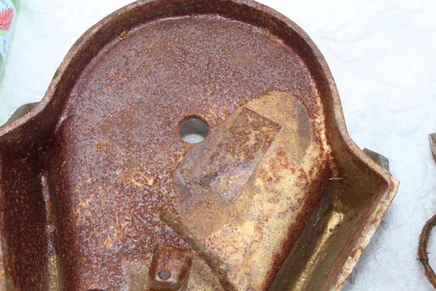 Vintage Metal Light Fixtures [Photo 6]