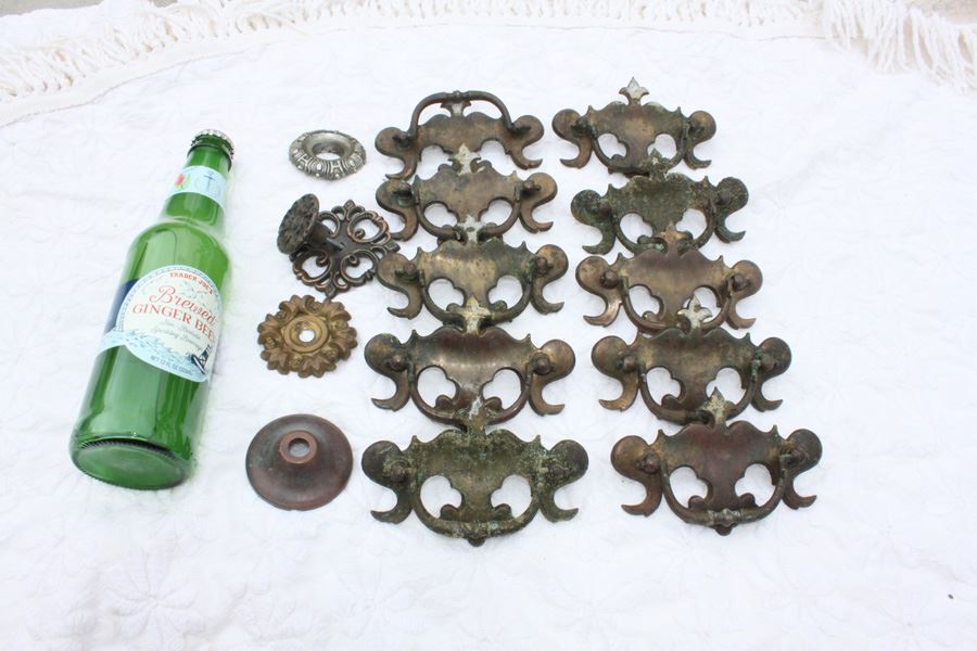 Hardware Lot [Photo 1]