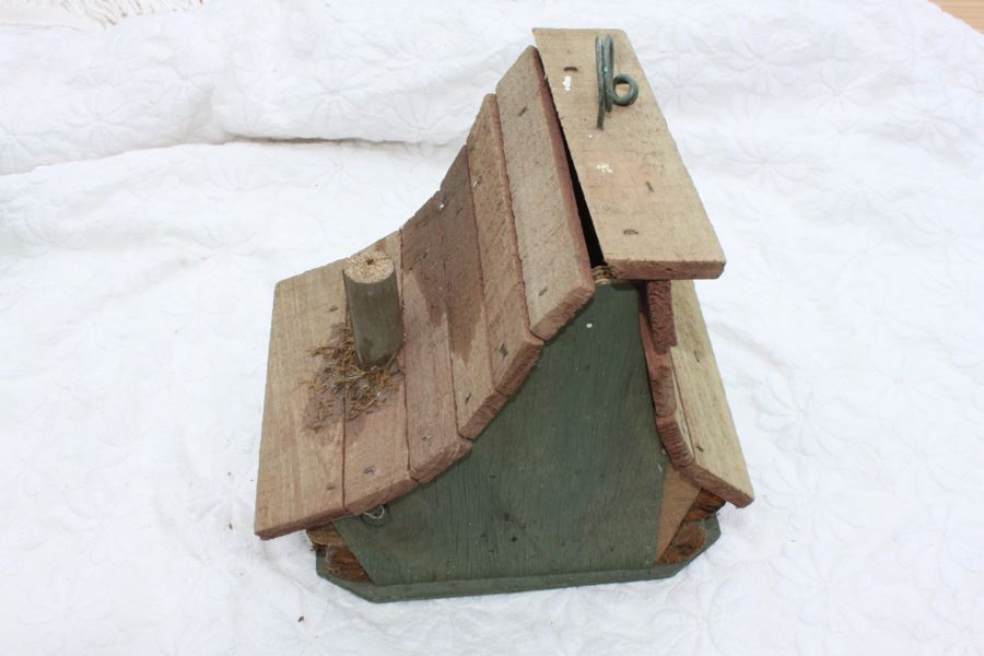 Pair Of Bird Houses [Photo 7]