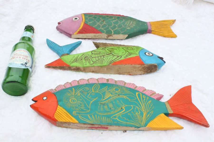 Wooden Hand Painted Decorative Fish [Photo 4]