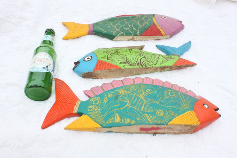 Wooden Hand Painted Decorative Fish [Photo 1]