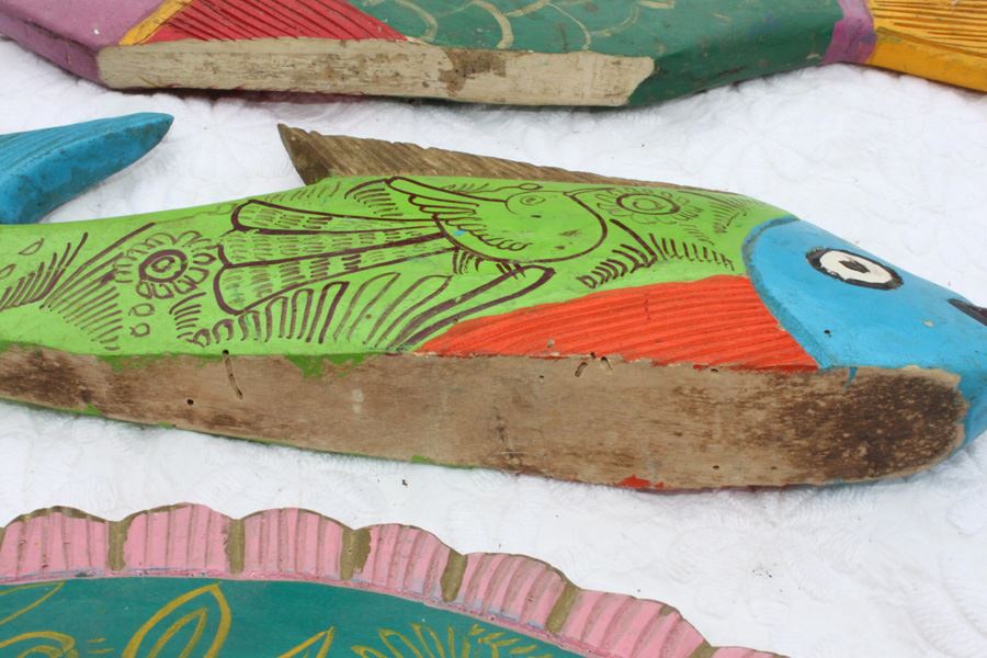 Wooden Hand Painted Decorative Fish [Photo 2]
