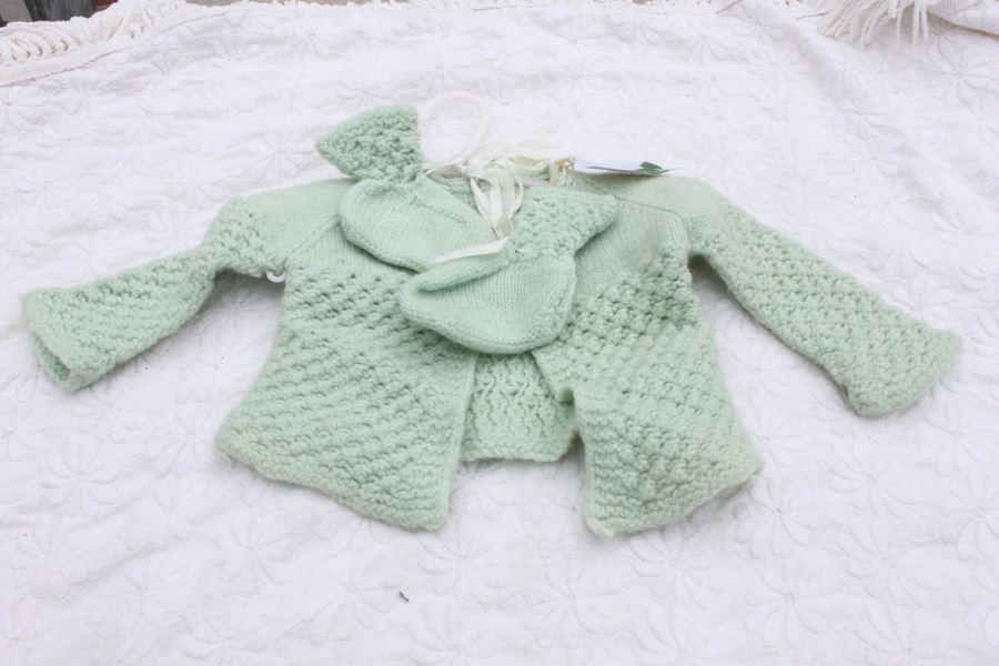 Vintage Child's Knitted Jacket With Mittens [Photo 4]