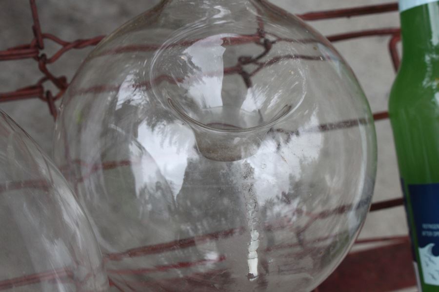 Pair Of Hand Blown Glass Balls [Photo 4]