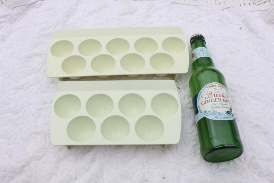 Vintage Round Ice Cube Tray Mold [Photo 1]