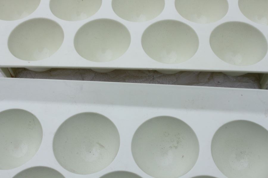 Vintage Round Ice Cube Tray Mold [Photo 2]