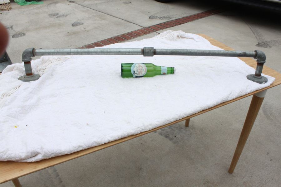 Industrial Metal Towel Display Rack [Photo 2]