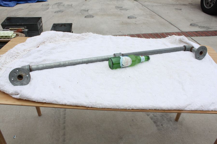 Industrial Metal Towel Display Rack [Photo 1]