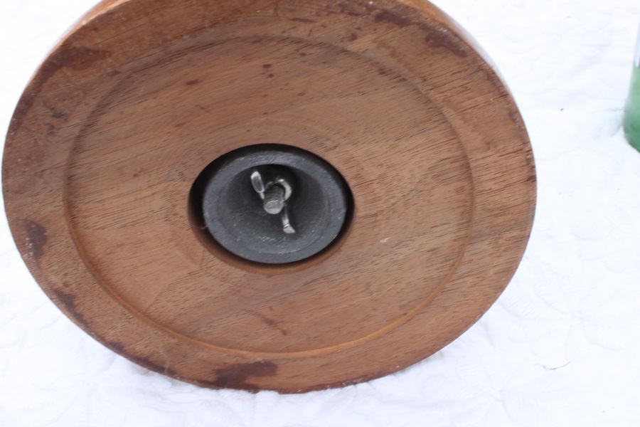 Turned Wood Display Stand [Photo 2]