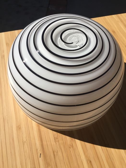 Art Glass Bowl White With Black Swirls [Photo 6]