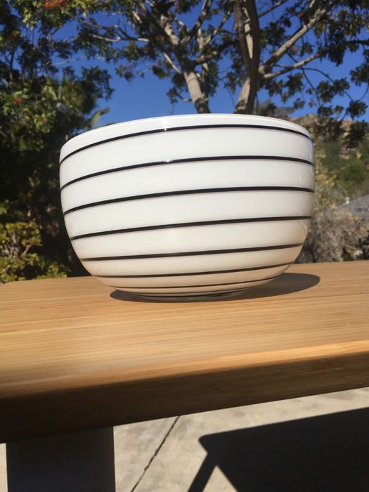 Art Glass Bowl White With Black Swirls [Photo 1]
