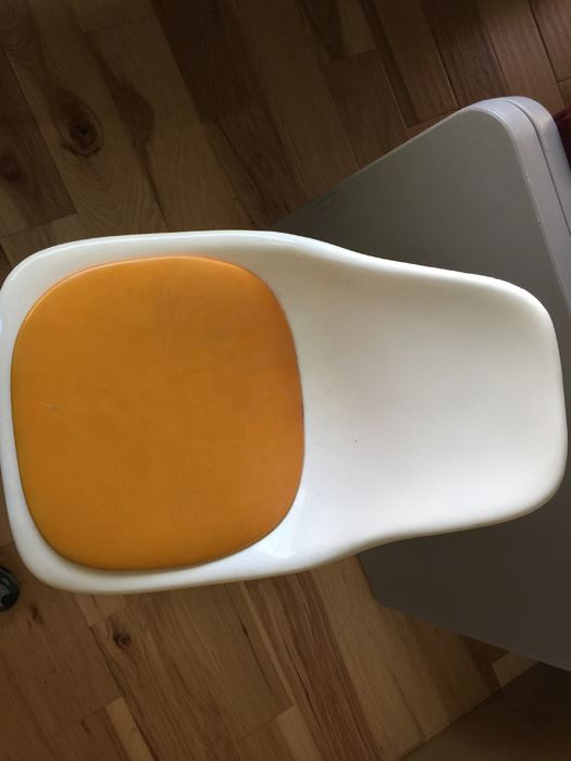 Mid-Century Modern White Bar Stool [Photo 10]