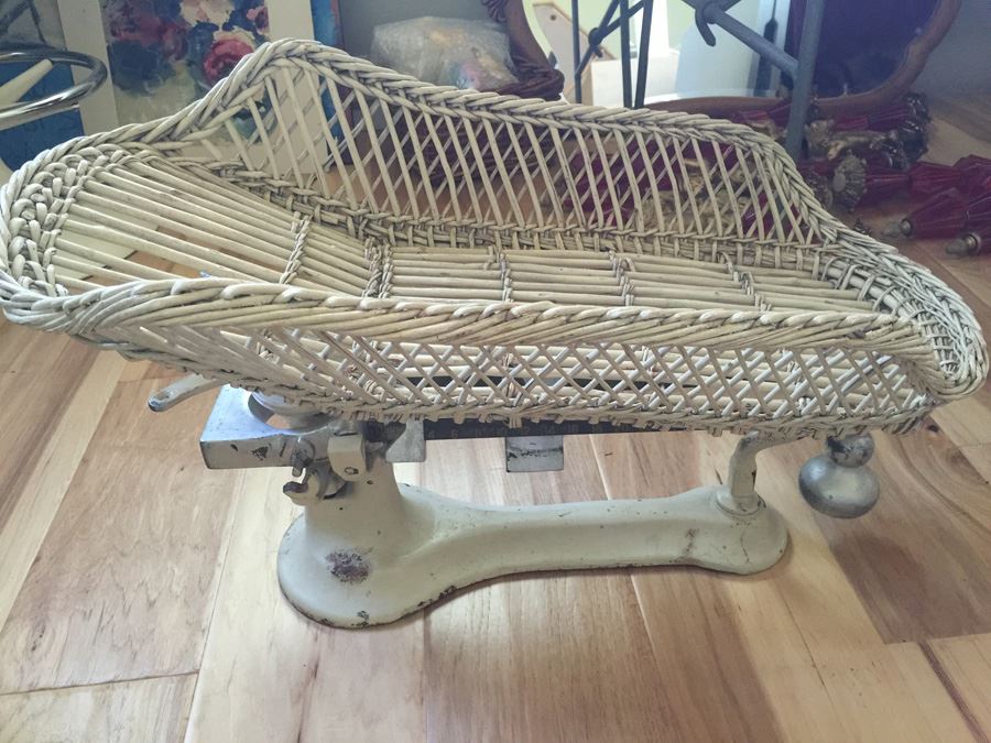 Vintage Baby Scale [Photo 10]