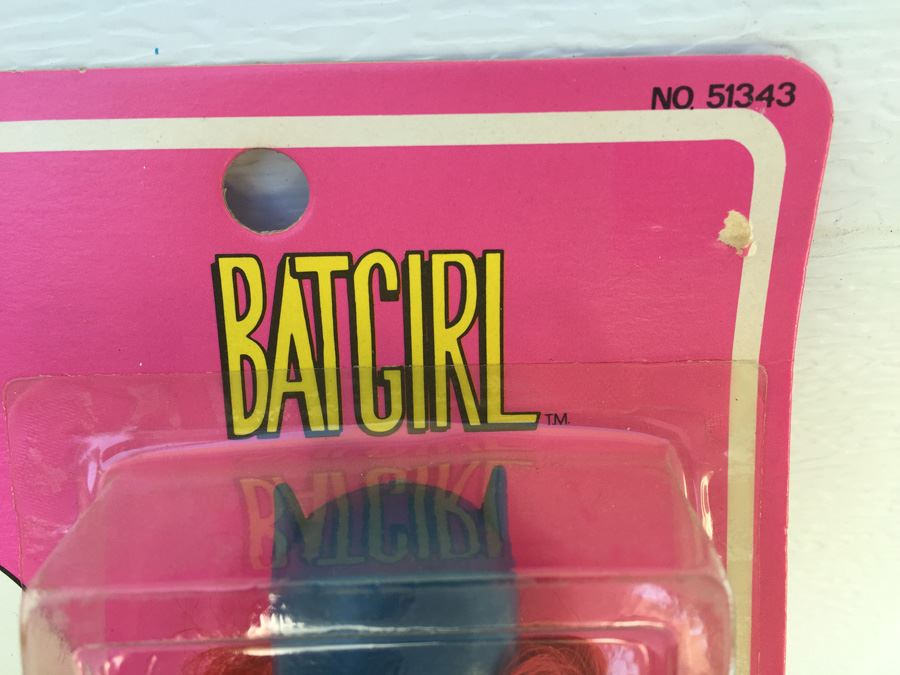 BATGIRL 8' Action Figure By MEGO New On Card Vintage 1977 [Photo 4]