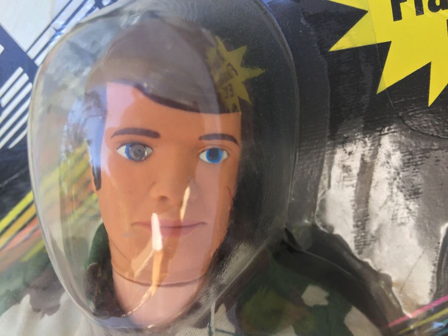 GI Joe Mike Power Atomic Man With Atomic Flashing Eye New On Card Vintage 1975 [Photo 5]