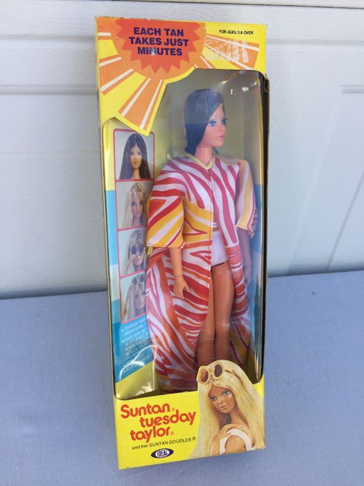 Suntan Tuesday Taylor Doll By Ideal New In Box Vintage 1977 [Photo 1]